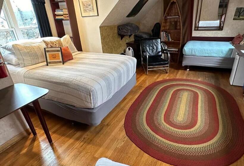 اتاق سوپریور با وان آب گرم, Ray's Bucktown Bed And Breakfast