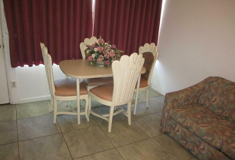 سوییت با چشم‌انداز جانبی دریا, Apollo Motel
