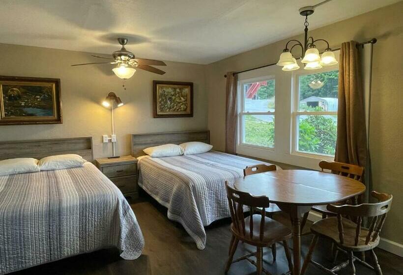اتاق لوکس با بالکن, Hill View Motel And Cottages