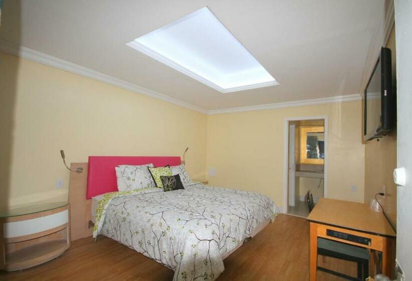 اتاق استاندارد با تخت بزرگ, Sinbad Motel