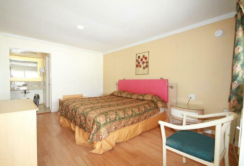 اتاق استاندارد با تخت بزرگ, Sinbad Motel