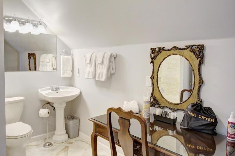 سوئیت با تخت بزرگ, Anchorage Inn B&b