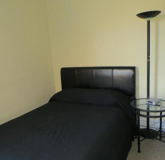 3 Bedroom Suite, The Polo Inn Bridgeport U.s.a