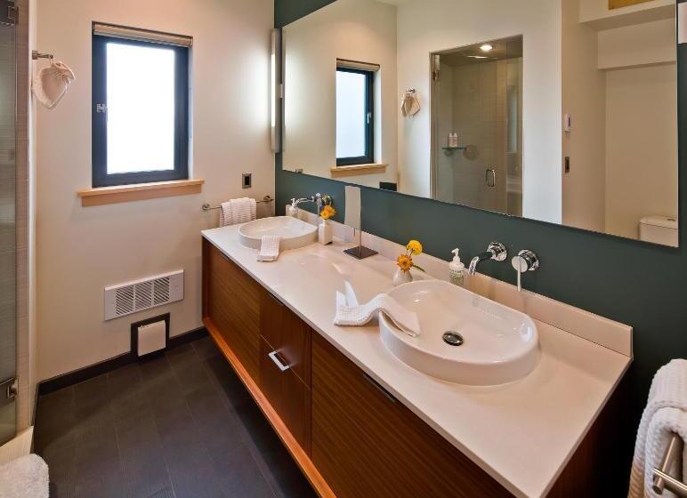 آپارتمان 1 خوابه با تراس, Island Inn At 123 West