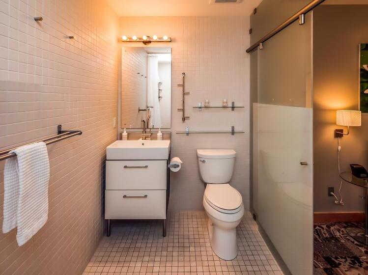 اتاق استاندارد با تخت بزرگ, Island Inn At 123 West