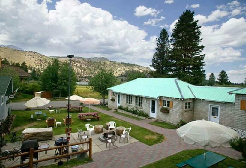 سوئیت 2 خوابه, Lake Front Cabins