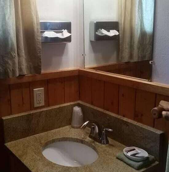اتاق استاندارد با 2 تخت دوبل, Long Holiday Motel