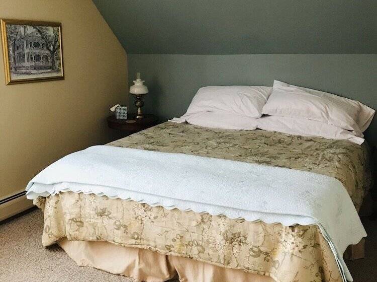 آپارتمان کلاسیک 1 خوابه, Maplecroft Bed & Breakfast