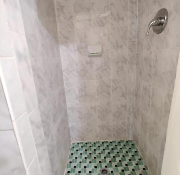 اتاق استاندارد با تخت بزرگ, Crown Inn