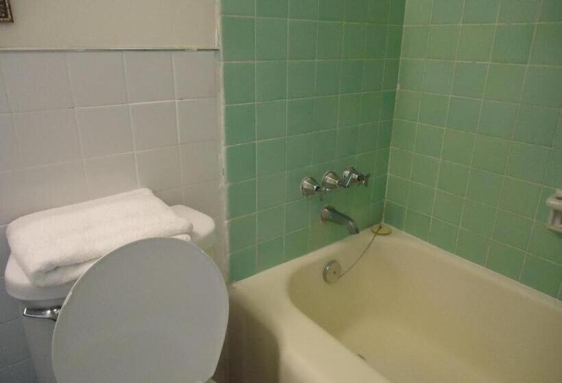 اتاق استاندارد با تخت بزرگ, Crown Inn