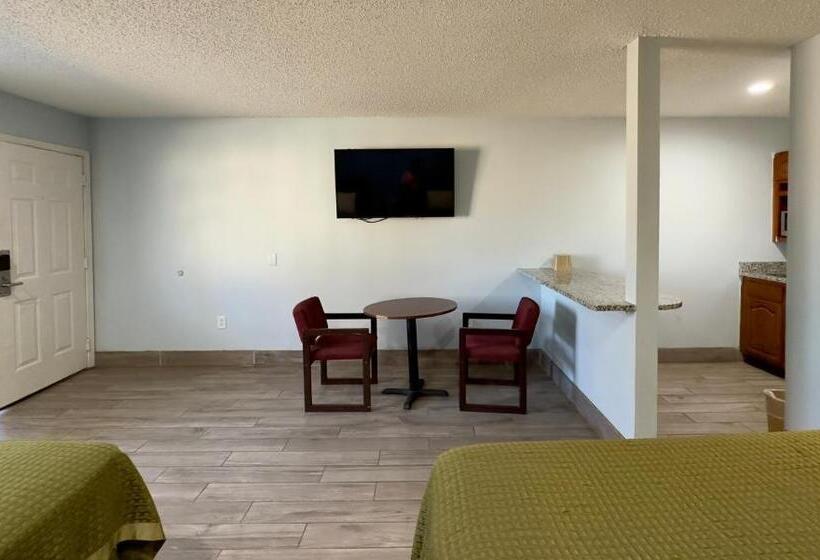 اتاق لوکس, Razorback Inn