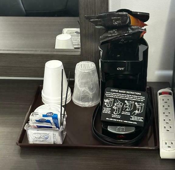 اتاق استاندارد, Relax Inn  Saginaw
