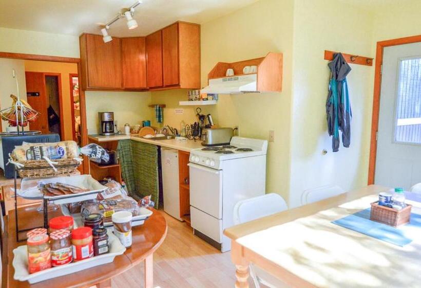 اتاق استاندارد با 2 تخت دوبل, Sea Treasures Inn