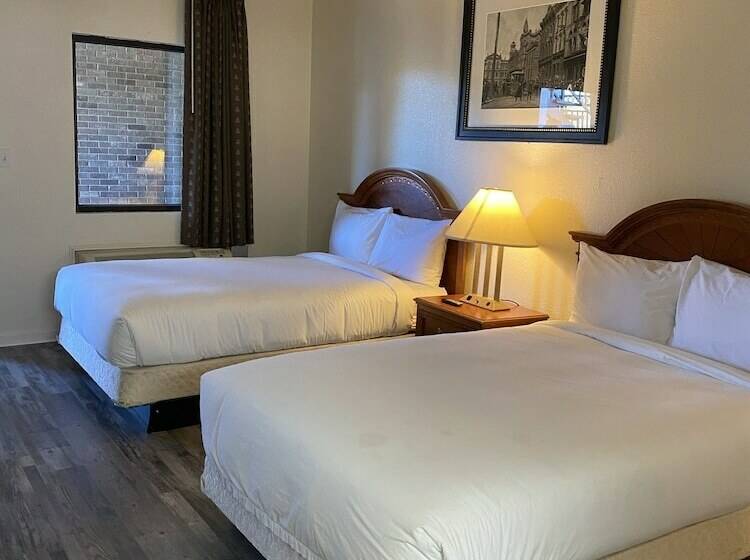 سوئیت 2 خوابه, Traveler's Place Inn & Suites