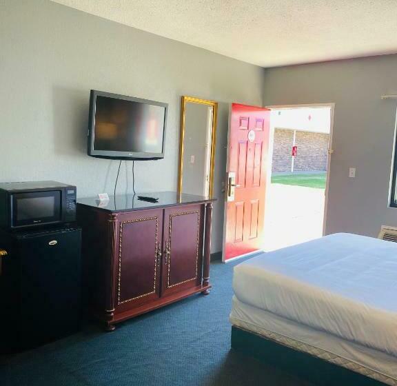 اتاق استاندارد با تخت بزرگ, Traveler's Place Inn & Suites