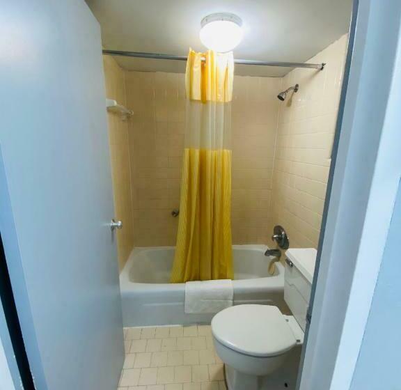اتاق لوکس, Traveler's Place Inn & Suites