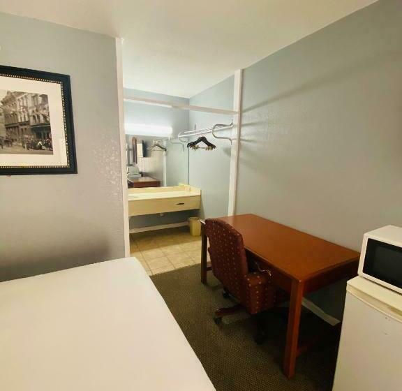 اتاق لوکس, Traveler's Place Inn & Suites