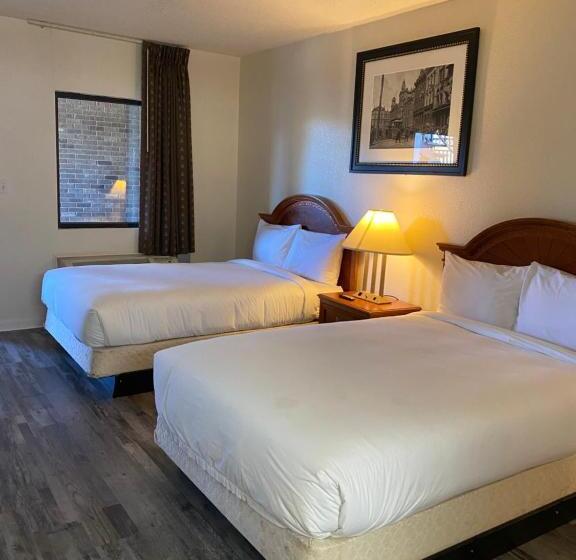 سوئیت 2 خوابه, Traveler's Place Inn & Suites