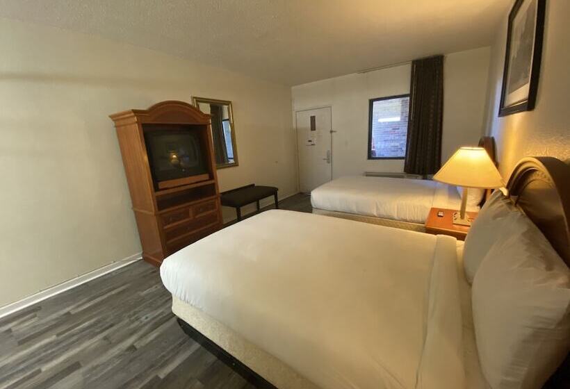 سوئیت 2 خوابه, Traveler's Place Inn & Suites