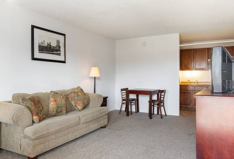 سوئیت 2 خوابه, Traveler's Place Inn & Suites