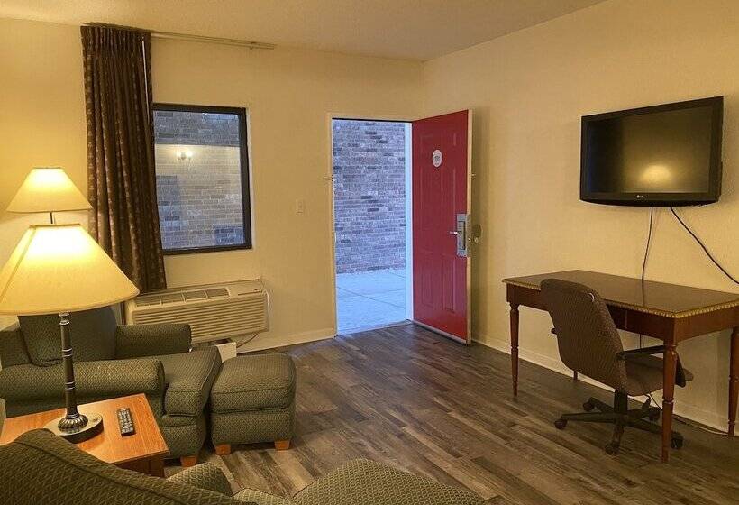سوئیت 2 خوابه, Traveler's Place Inn & Suites