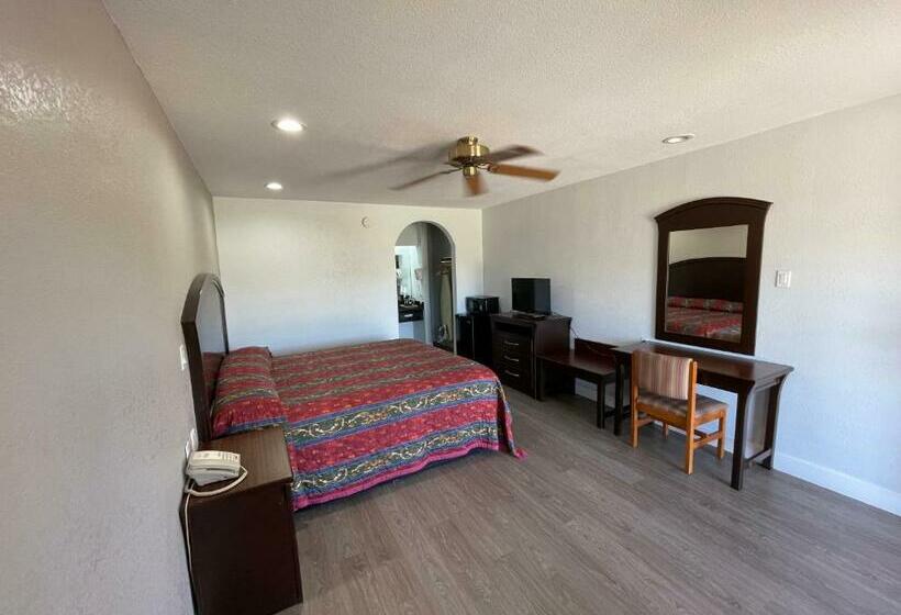 اتاق استاندارد با تخت بزرگ, Western Inn