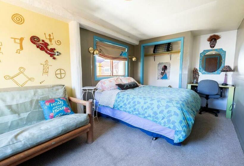 اتاق لوکس, The Wanderlust Hostel