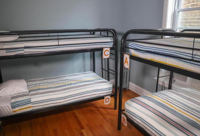 اتاق استاندارد چهار تخته, Wrigley Hostel   Chicago