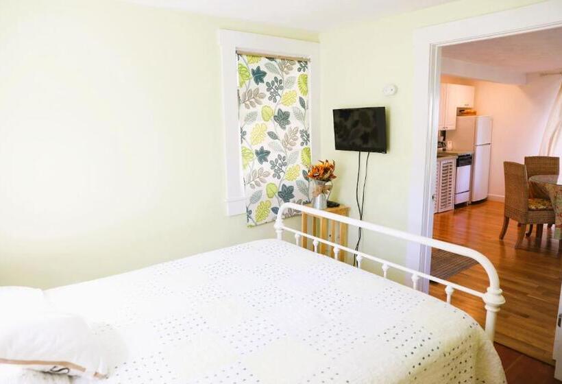 측면 바다 전망 스위트, An English Garden Bed & Breakfast