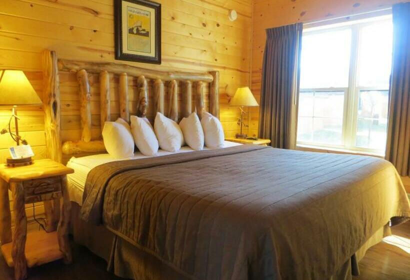 کابین, Cabins Of Mackinac & Lodge