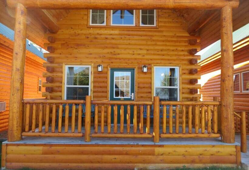 کابین, Cabins Of Mackinac & Lodge