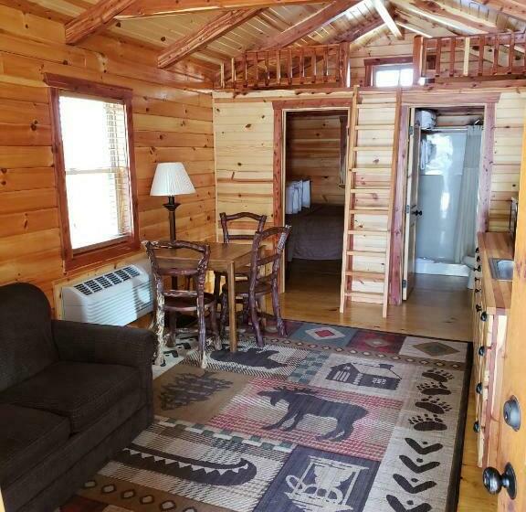 اتاق لوکس یک تخته, Cabins Of Mackinac & Lodge