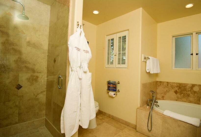 اتاق استاندارد با تخت بزرگ, L'auberge Carmel, Relais & Chateaux