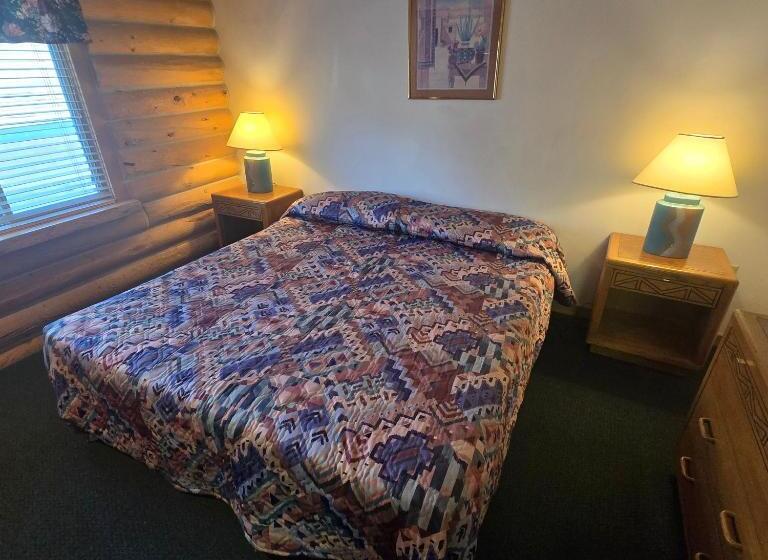 اتاق لوکس چهار تخته, Jared S Wild Rose Ranch Resort