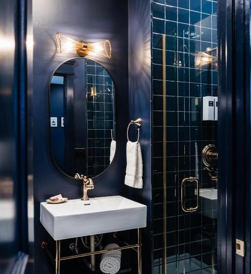 اتاق استاندارد, The Hotel Melrose
