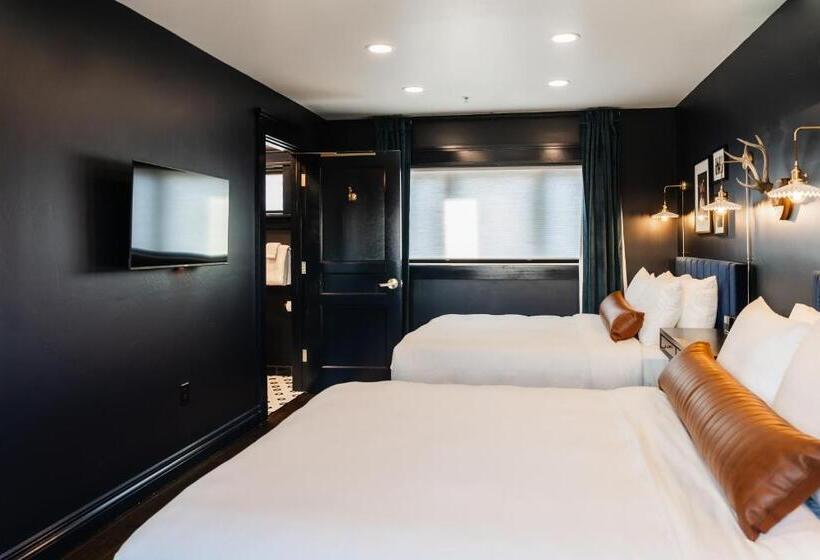 اتاق لوکس, The Hotel Melrose