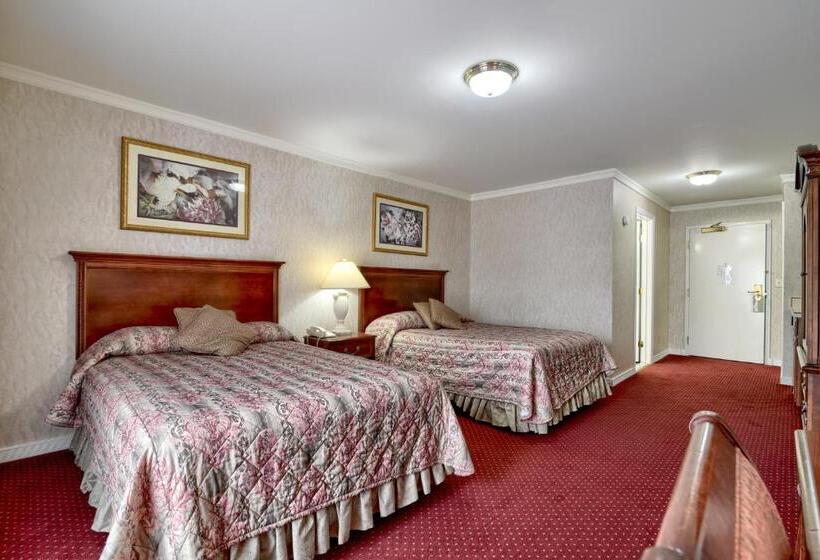 اتاق لوکس با بالکن, Roosevelt Inn & Suites Saratoga Springs