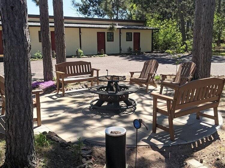 اتاق استاندارد, Riverside Motel