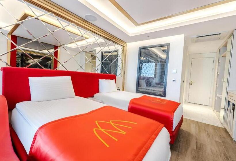 اتاق اساندارد با چشم‌انداز جانبی به دریا, Granada Luxury Red Adult Only