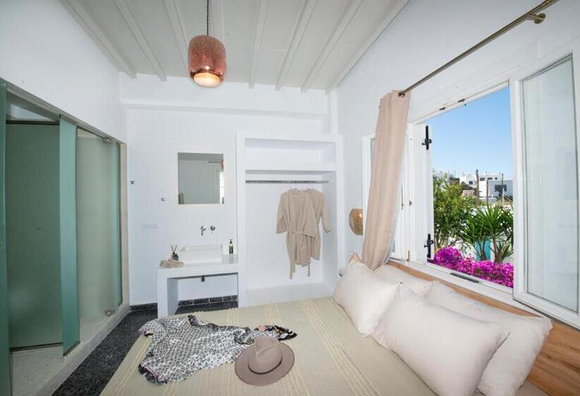 اتاق لوکس با چشم‌انداز دریا, Boutique Di Vito