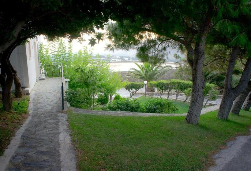 اتاق استاندارد با چشم‌انداز باغ, Aiolos