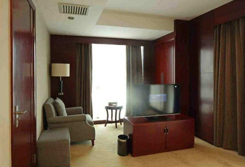 سوییت, Huagang International