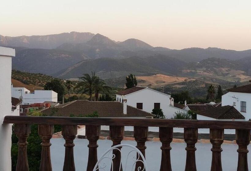 اتاق استاندارد با چشم‌انداز کوهستان, La Güena Vida