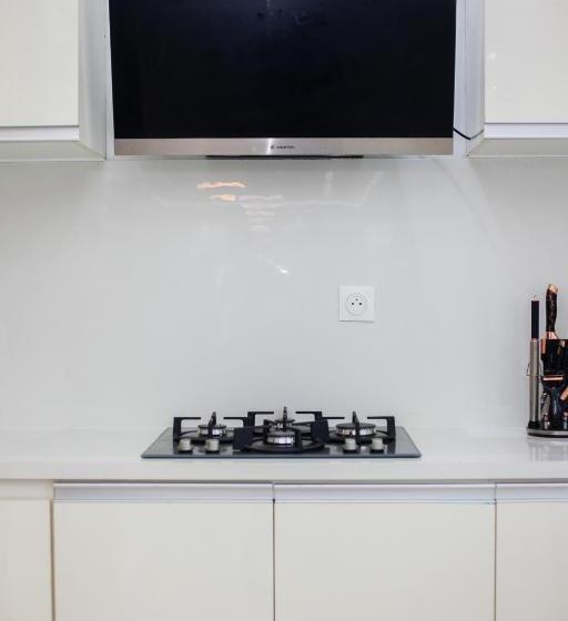 ویلای یک اتاق خوابه با استخر شنا, Kapreece Luxury Home