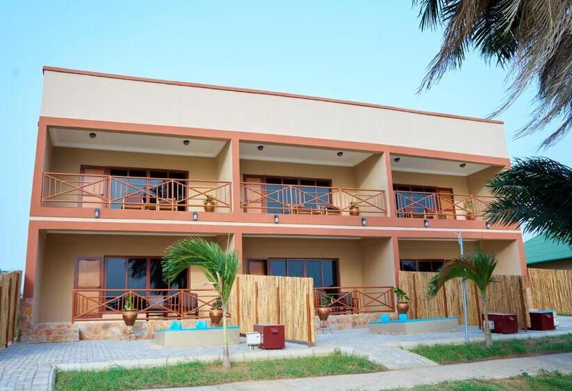 سوییت اجرایی, Sogakope Beach Resort & Spa