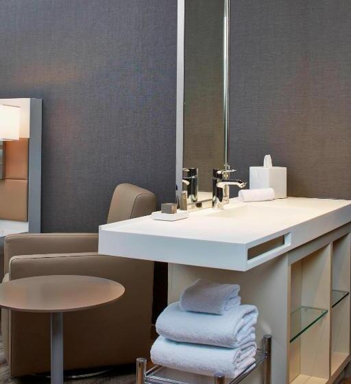 اتاق استاندارد با تخت بزرگ, Ac Hotel By Marriott Seattle Bellevue/downtown