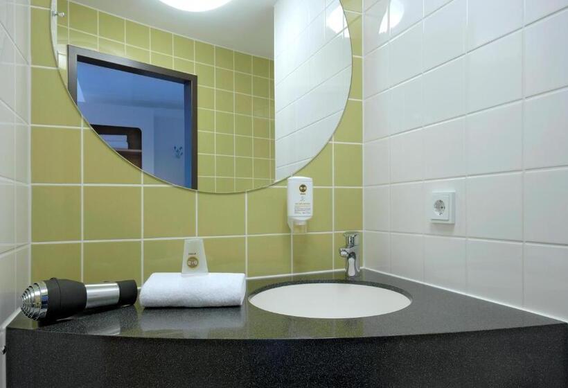 اتاق خانوادگی, B&b Hotel Frankfurt City Ost