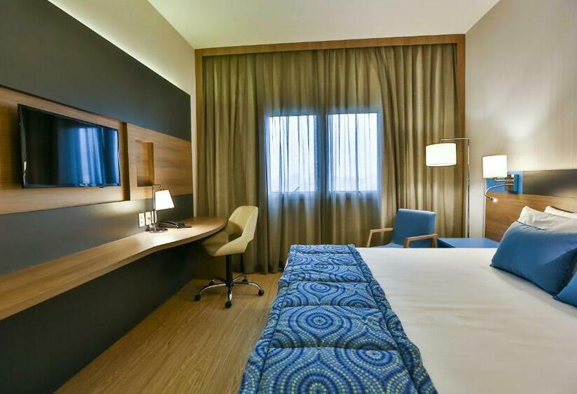 اتاق سوپریور با تخت بزرگ, Hilton Garden Inn Santo Andre