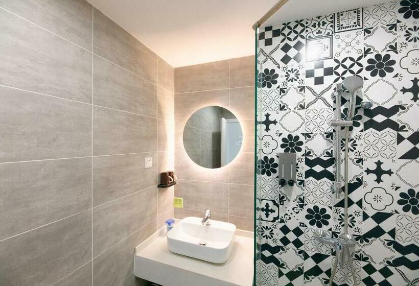 اتاق لوکس, The Cloudland International Youth Hostel Close To The City Center,15 Min Walks To The Subway, Close