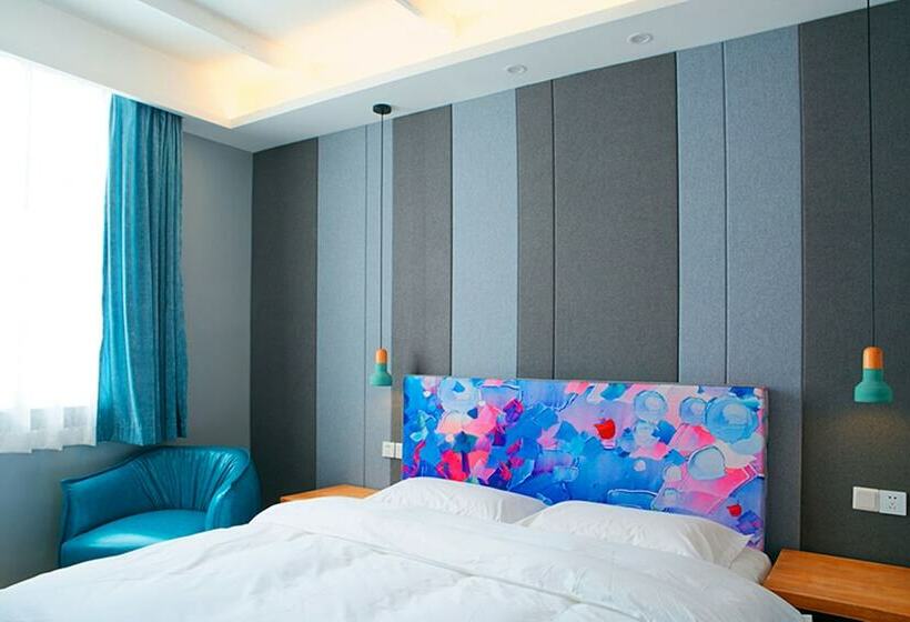اتاق لوکس, The Cloudland International Youth Hostel Close To The City Center,15 Min Walks To The Subway, Close